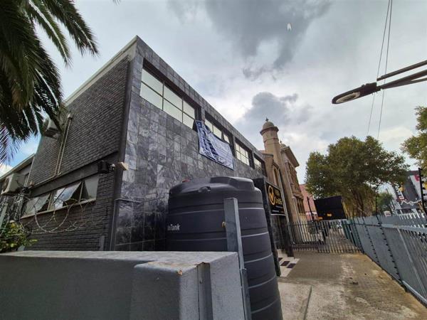 2 011  m² Commercial space