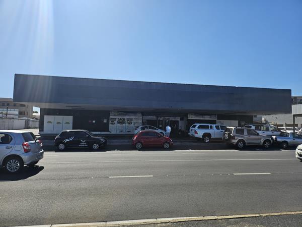 832  m² Retail Space