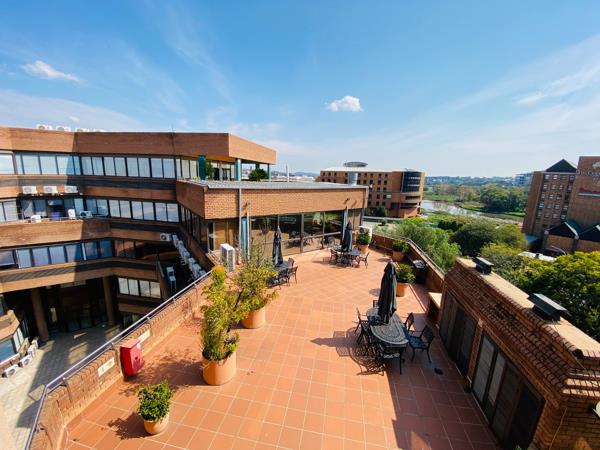 1 076  m² Office Space