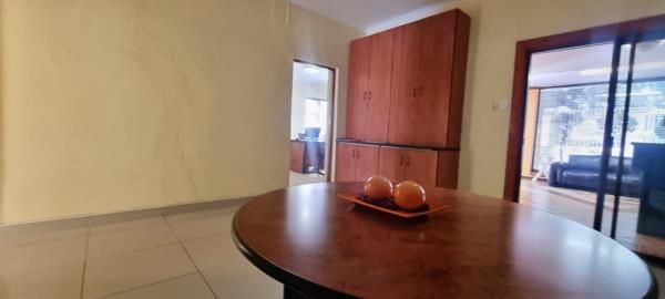 370 m² Office Space