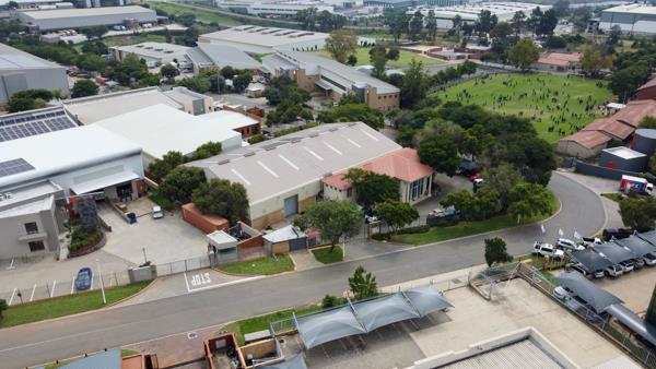 1 735  m² Industrial space