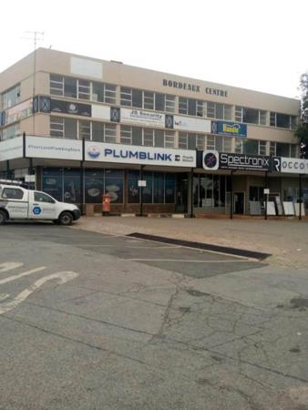 3 158  m² Commercial space