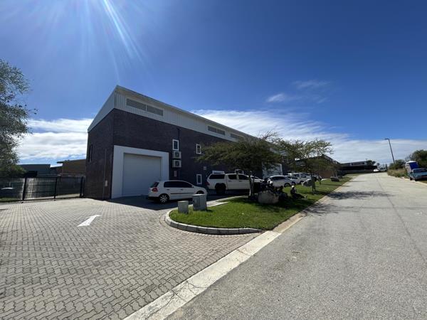 795  m² Industrial space