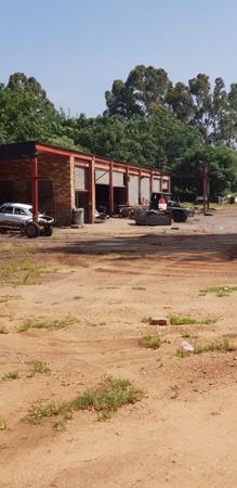 85 000  m² Commercial space