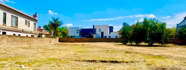 1 065 m² Land