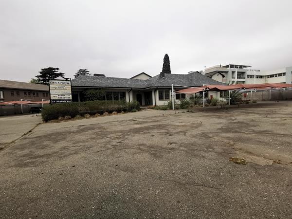 900  m² Commercial space