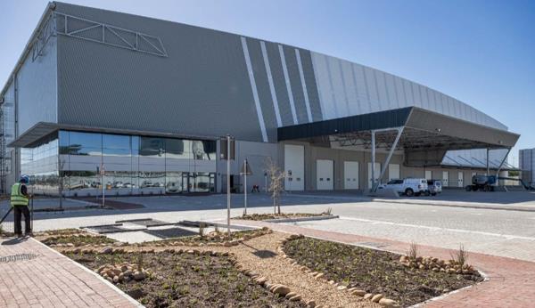 17 600 m² Commercial space