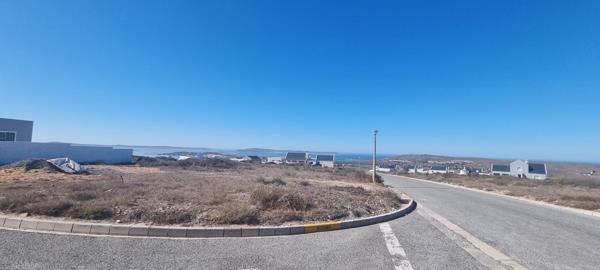 750 m² Land
