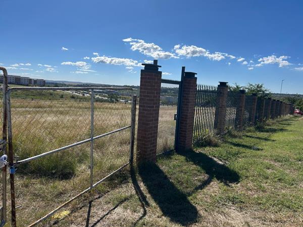 6 370 m² Land