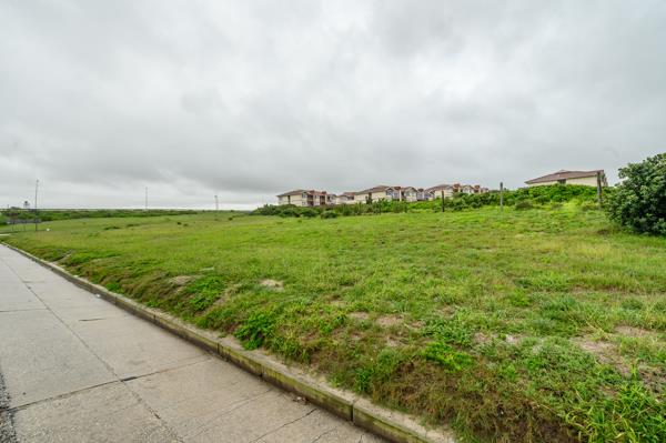 8 648 m² Land
