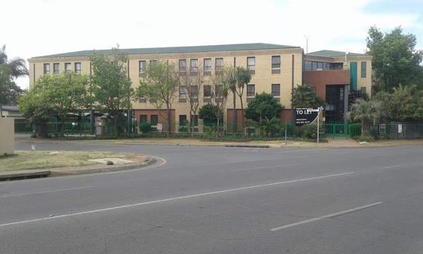 2 858  m² Commercial space