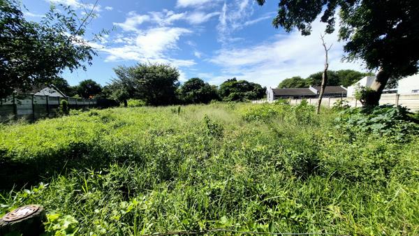 1 075 m² Land