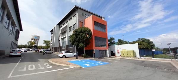 186  m² Commercial space