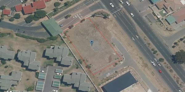 1 438 m² Land