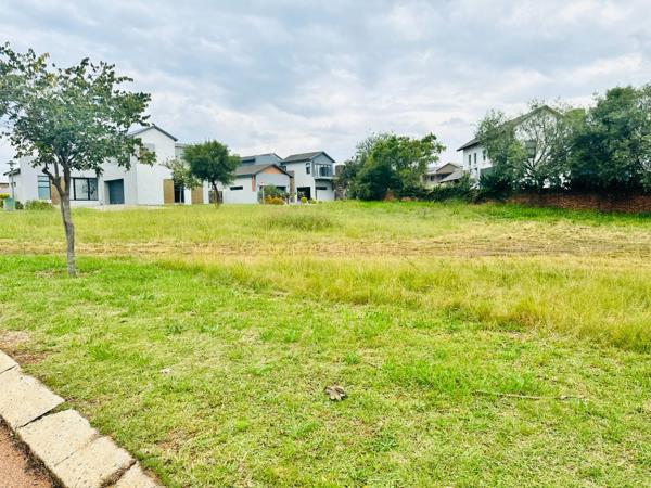 735 m² Land