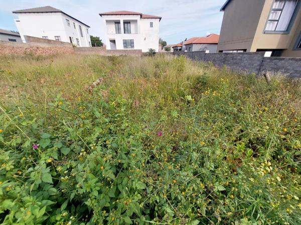 411 m² Land
