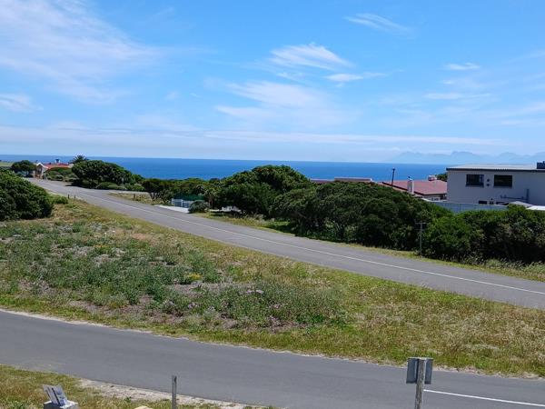 595 m² Land