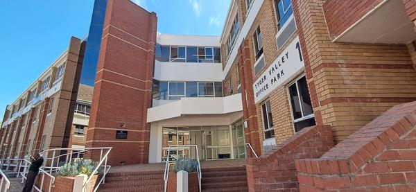 1 070  m² Office Space