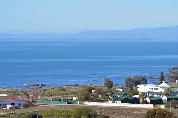 1 098 m² Land