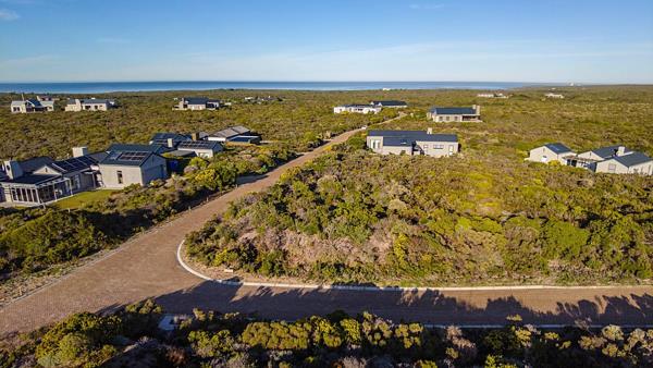 1 496 m² Land