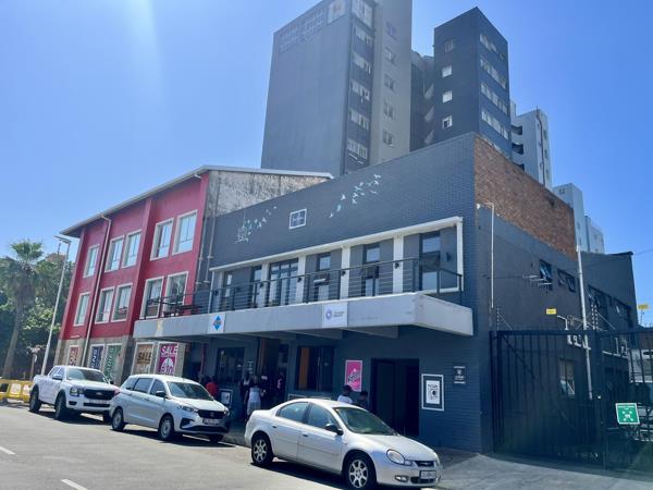 390  m² Commercial space