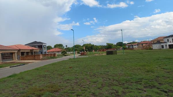 540 m² Land