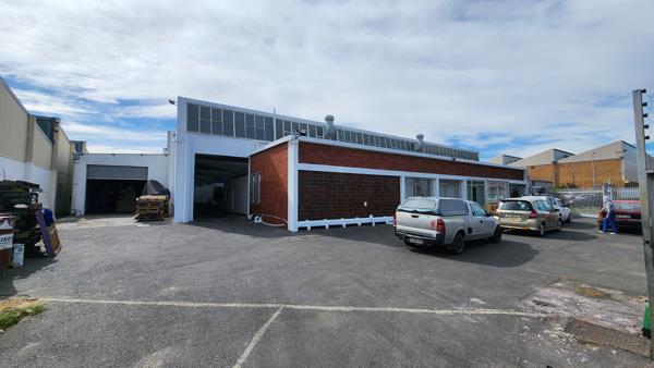 2 082  m² Industrial space