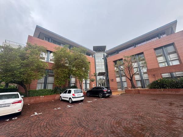 712 m² Commercial space