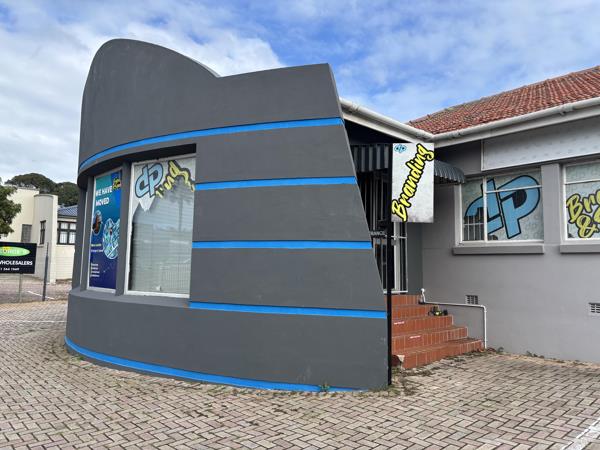 140  m² Commercial space