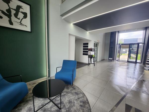 275  m² Commercial space