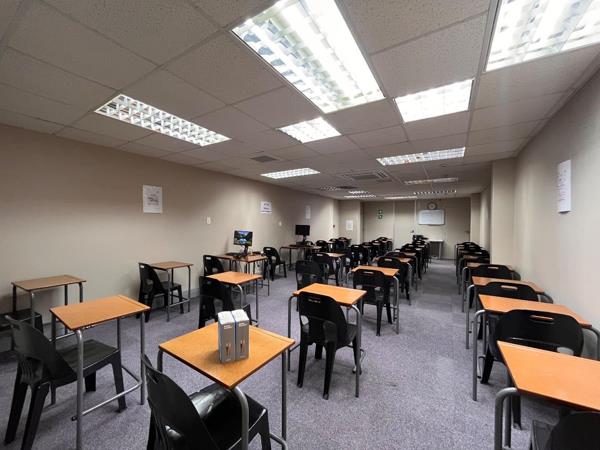 422  m² Office Space