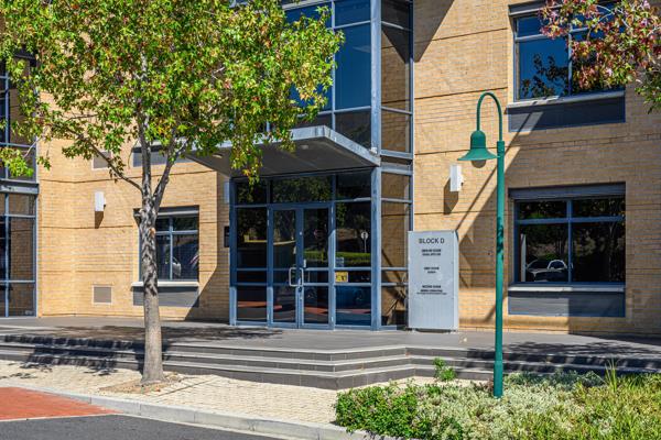 400.6  m² Office Space