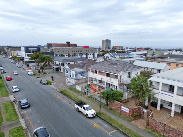 348  m² Commercial space