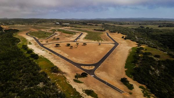 690 m² Land