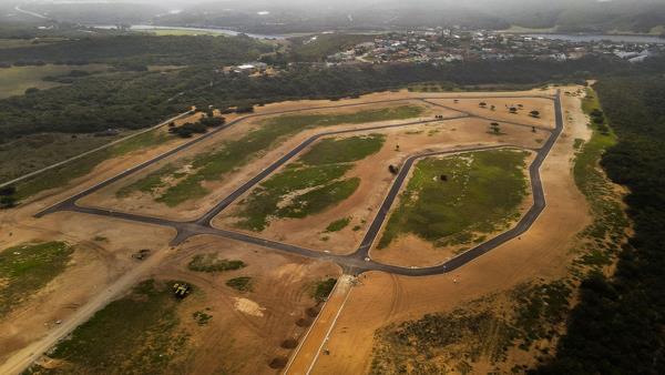 600 m² Land