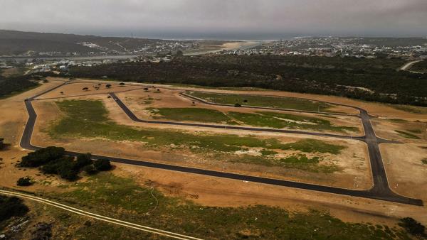 763 m² Land