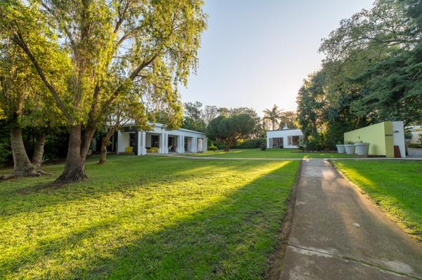 930  m² Commercial space