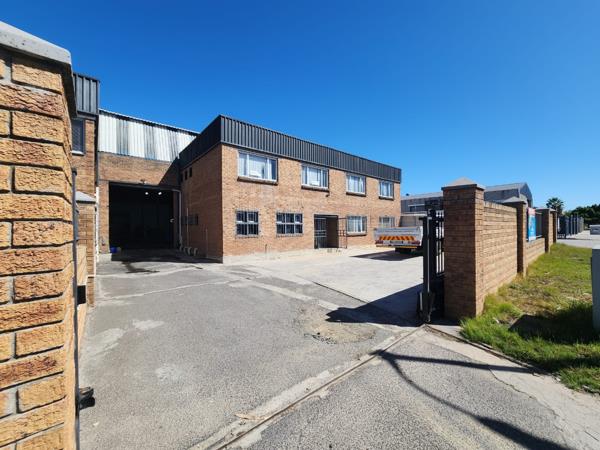 1 350  m² Industrial space