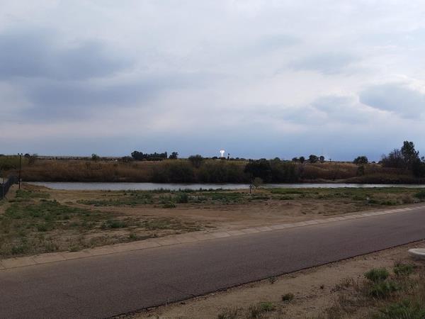 875 m² Land