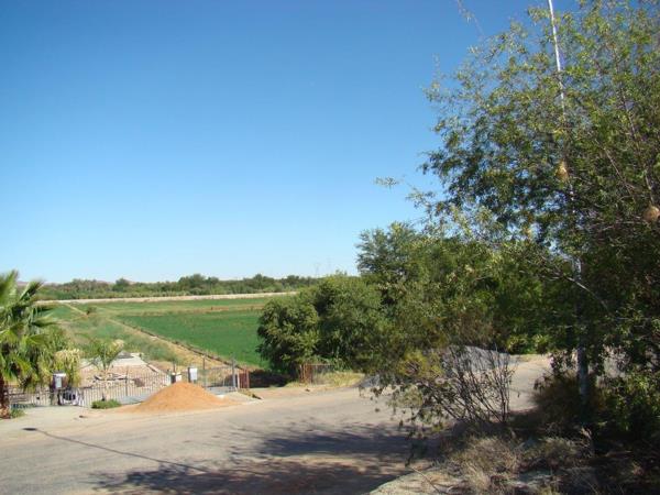 1 284 m² Land