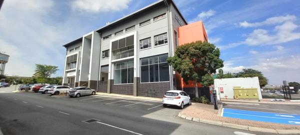 235  m² Commercial space