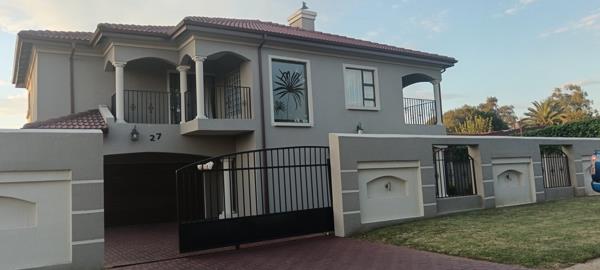 6 Bedroom House