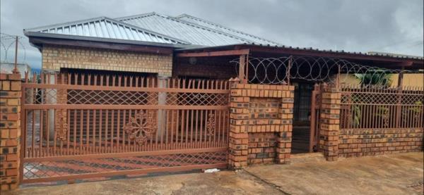 6 Bedroom House
