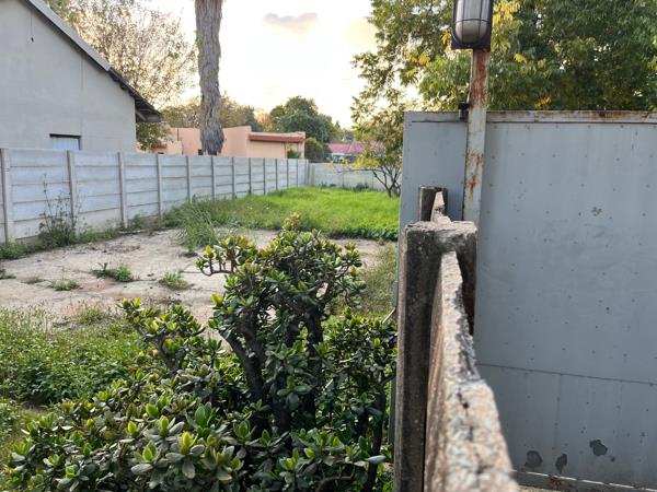 498 m² Land