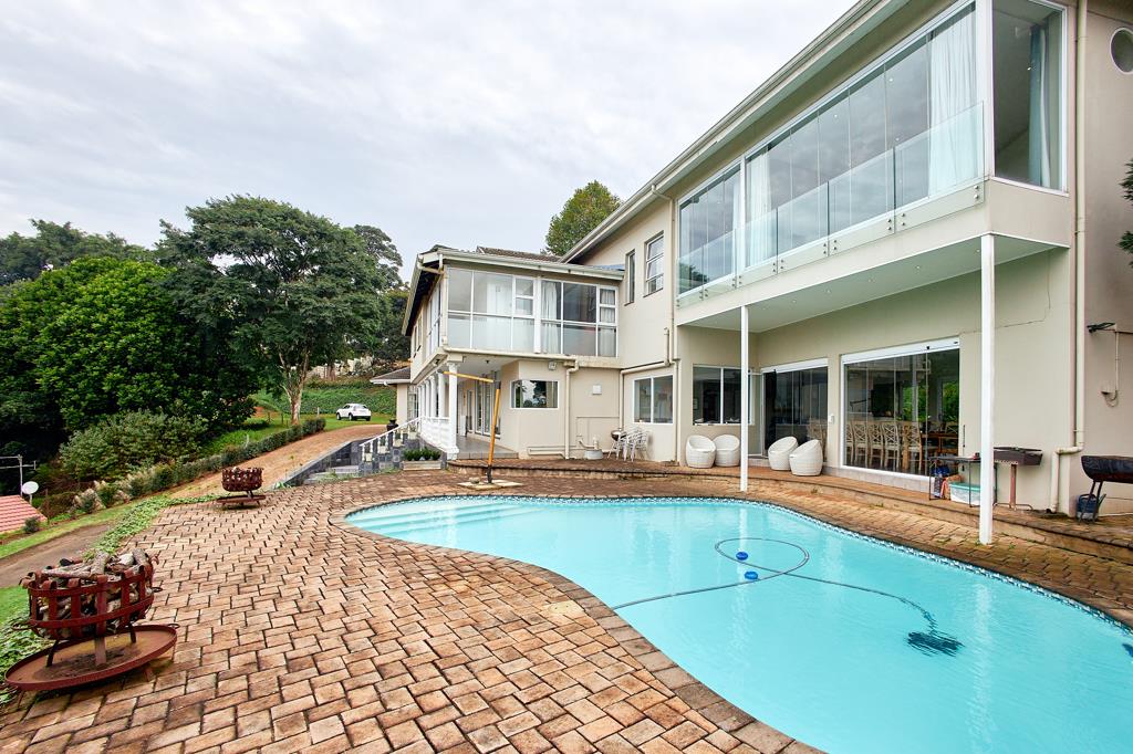 6 Bedroom House