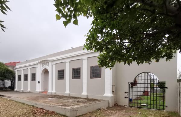 680  m² Commercial space