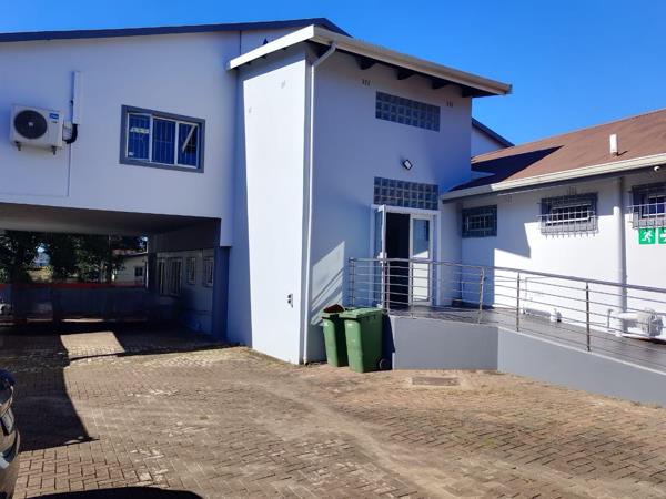 1 000  m² Commercial space