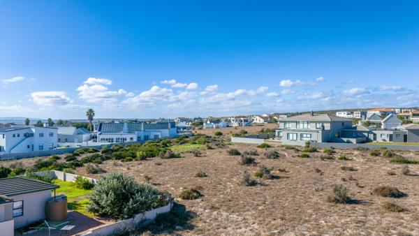 700 m² Land