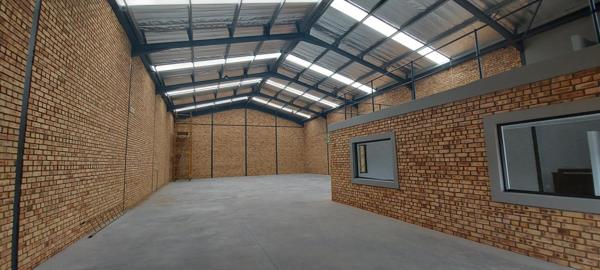 370  m² Industrial space
