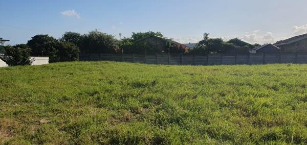 1 150 m² Land